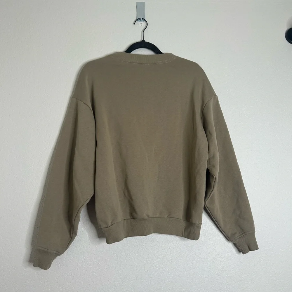 ALO Yoga Accolade Crewneck Pullover Sweatshirt - Picture 9 of 11